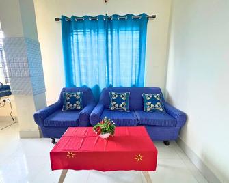 Lakeview Spacious Luxury Suite with AC, Smart TV and free Wifi - Agartala