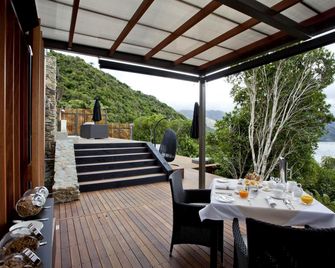 The Sounds Retreat - Picton - Balcón
