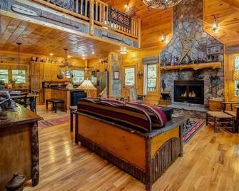 Bear Branches - Blue Ridge - Living room