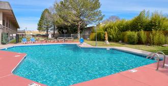Ramada by Wyndham Grand Junction - Grand Junction - Piscina