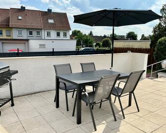 Grosse Comfort-Ferienwohnung Bonni - Celle - Balcó