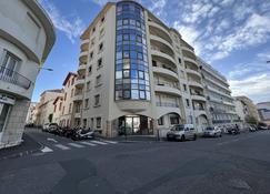 Appartement Moderne Et Spacieux Au Coeur De Biarritz 6 Pers - Biarriz - Edificio