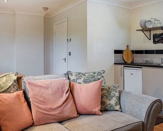 Roxy's Cottage - Uk44687 - Beamish - Living room