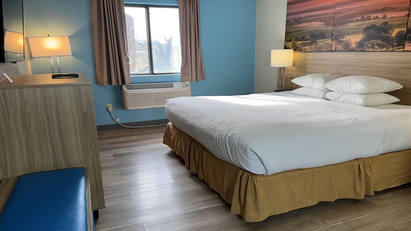 Days Inn by Wyndham Salina I-70