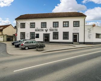 Penzion V Holi - Pruhonice - Building