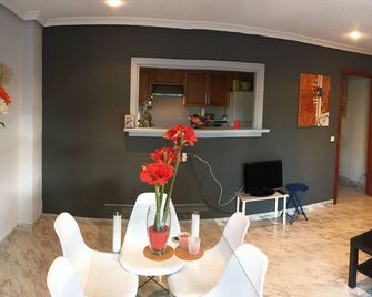 Fully air-conditioned apartment with sea view and direct beach access - Santa Pola - Salle à manger