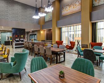 Hampton Inn & Suites Wichita/Airport - Wichita - Restaurant