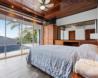 Smell the Ocean and See the 210 Degree Ocean View Costa Rica - Agujas - Habitación