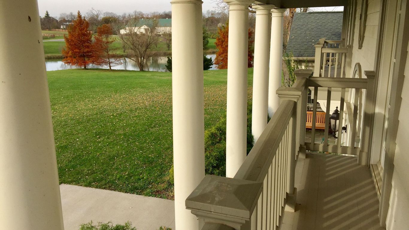 The B & B at Queenslake