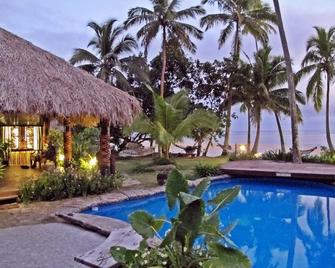 Beachouse Resort - Namatakula - Pool