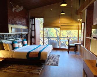 Ivy Green Resort - Lansdowne - Bedroom