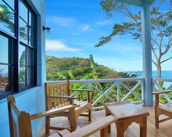Mount Edgecombe Boutique Hotel - Victoria - Balcony