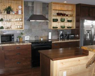 6 Bedroom Beauty To Share With Loved Ones! - 러딩턴 - 주방