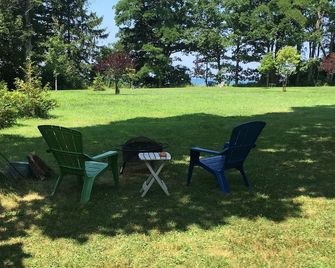 Lake Erie Hosta Cabin - Fredonia - Patio