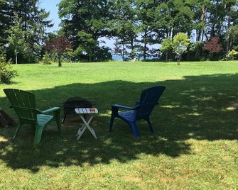 Lake Erie Hosta Cabin - Fredonia - Patio