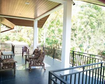 V R C K Villa - Diyatalawa - Balcón