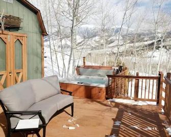Cozy Cabin with Private Hot Tub and Stunning Views - Silverthorne - Balcony