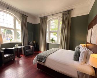 Morgans Hotel - Swansea - Bedroom