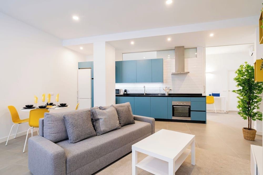 Dobo Madrid Cochabamba - מדריד - סלון