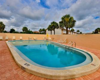 Beachside Condo!!! Renovated - Ponce Inlet - Pool