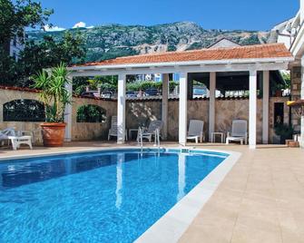 Sunny Hill Residence - Bečići - Pool