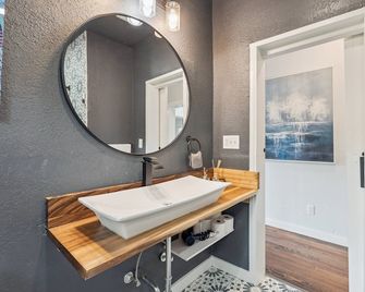 2br Apt 3 Mins Okc Fair Park - Oklahoma City - Baño
