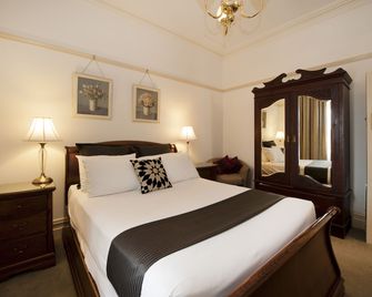 Cobb & Co Court Boutique Hotel - Mudgee