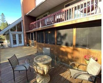 Beautiful cottage w/firepit, pool and a river in the property - Denholm - Balcony