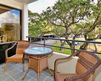 Anchorage Resort 2nd Floor 2 Bedroom Condo Facing IntraCoastal Waters 0884 - Siesta Key - Balcony