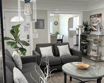 The Charming Home Nearby Ucu, San Jose Downtown, Airport, Sap - סן חוזה - סלון