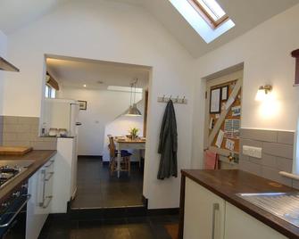 Willow Cottage - Lostwithiel - Kitchen