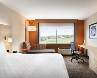Holiday Inn Express & Suites Heath - Newark By IHG - Heath - Спальня