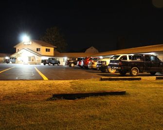 The Perrysburg Budget Inn - Millbury