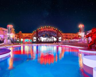 Ushuaia Ibiza Beach Hotel - Adults Only - Sant Jordi de ses Salines - Bazén