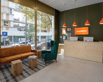 easyHotel Marseille Euromed - Marseille - Front desk