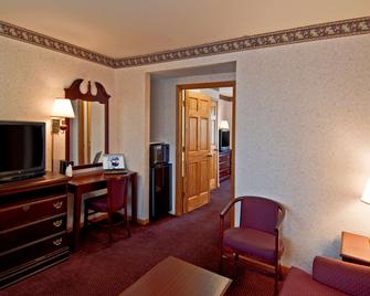 Americas Best Value Inn & Suites Waukegan Gurnee - Waukegan - Bedroom