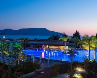 Akra Fethiye Tui Blue Sensatori - Fethiye - Pool