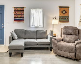 1 Mi to Enmu: Pet-Friendly Home in Portales! - Portales - Soggiorno