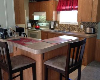 Lake Talquin Waterfront Vacation Rental - Quincy - Kitchen