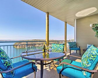 Pool Access, Water Views Lake Ozark Condo! - Lake Ozark - Ban công