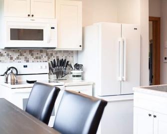 Sharps Point Home - Mondovi - Cocina