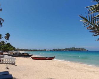 Dyke Rest - Trincomalee - Spiaggia