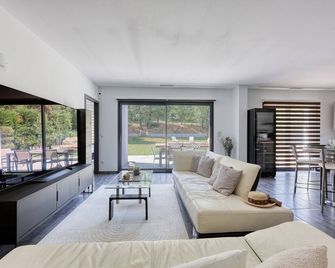 Lou Souvarel - Maison au calme proche calanques - Roquefort-la-Bédoule - Salon