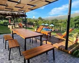 Castelar - Hotel & Apart - Huerta Grande - Patio