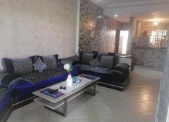 2 bedroom apartment in Assilah City in front of the beach and swimming pool - Larache - Sala de estar