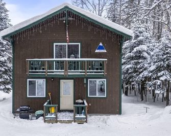 Stratton Camp - Atv + Snowmobile Trails - Near Sugarloaf - Stratton - Building