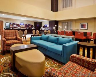 Holiday Inn Express Hotel & Suites Cordele North By IHG - Cordele - Lounge