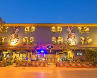 The Corner Hotel - Chiang Rai - Building