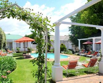 A Tapestry Garden Guest House - Potchefstroom - Piscina