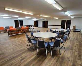 30 Guests Group Getaway House House near lake and lawn - Haliburton